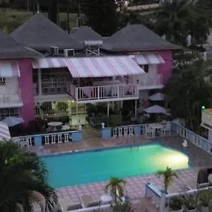 Villa Pink Hibiscus, Montego Bay
